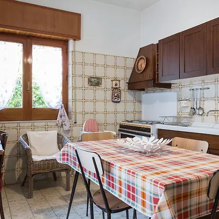 Giovanna Apartment Ragalna